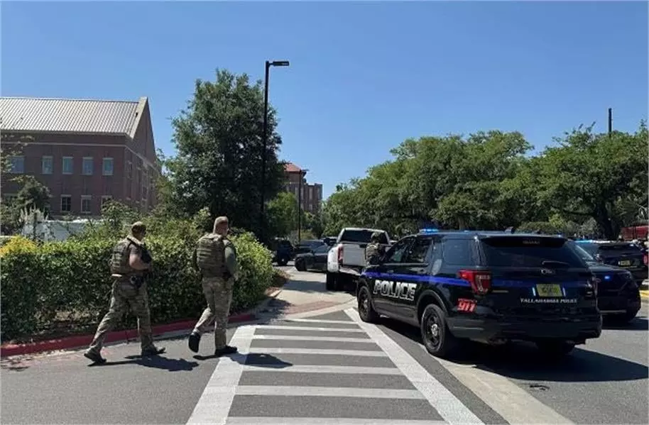 America: फ्लोरिडा यूनिवर्सिटी में गोलीबारी, 2 लोगों की मौत America: फ्लोरिडा यूनिवर्सिटी में गोलीबारी, 2 लोगों की मौत
