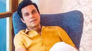 Randeep Hooda: वेटर का काम करता था ये एक्टर,आज है करोड़ों का मालिक Randeep Hooda: वेटर का काम करता था ये एक्टर,आज है करोड़ों का मालिक