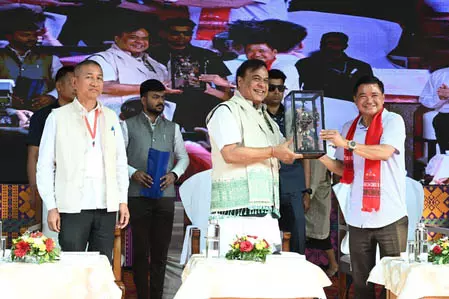 सीएम हिमंत बिस्वा सरमा ने 100 करोड़ की विकास परियोजनाओं का किया उद्घाटन सीएम हिमंत बिस्वा सरमा ने 100 करोड़ की विकास परियोजनाओं का किया उद्घाटन