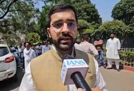 कांग्रेस लड़ रही हर वर्ग की लड़ाई, जो भाजपा को पसंद नहीं आ रही : आदित्य सुरजेवाला कांग्रेस लड़ रही हर वर्ग की लड़ाई, जो भाजपा को पसंद नहीं आ रही : आदित्य सुरजेवाला