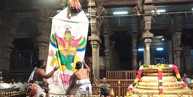 श्रीरंगम मंदिर में चिथिराई उत्सव ध्वजारोहण श्रीरंगम मंदिर में चिथिराई उत्सव ध्वजारोहण