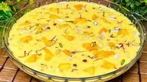 Mango Rabri Recipe: गर्मी में ट्राई करें ठंडी-ठंडी मैंगो रबड़ी Mango Rabri Recipe: गर्मी में ट्राई करें ठंडी-ठंडी मैंगो रबड़ी