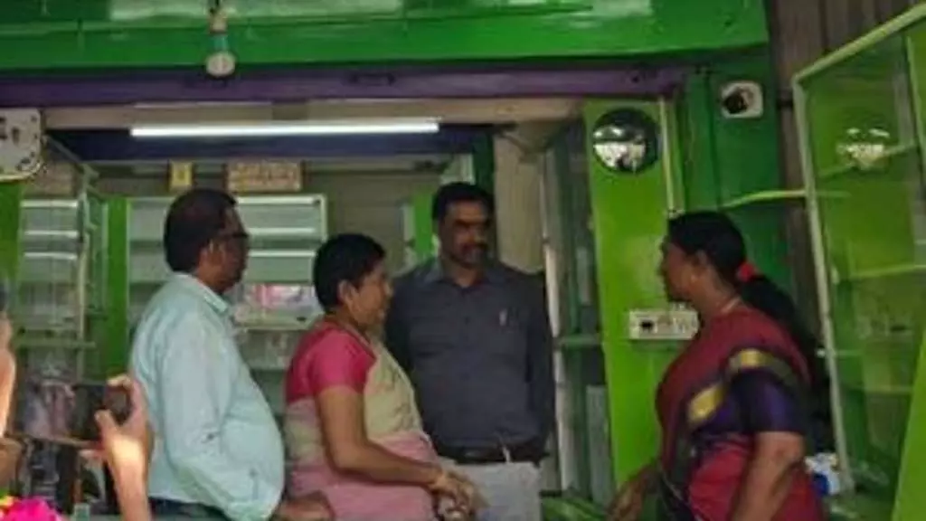 मुख्यमंत्री की फार्मेसियों में अन्य दवाओं की बिक्री पर कोई प्रतिबंध नहीं: मंत्री एम. सुब्रमण्यम मुख्यमंत्री की फार्मेसियों में अन्य दवाओं की बिक्री पर कोई प्रतिबंध नहीं: मंत्री एम. सुब्रमण्यम