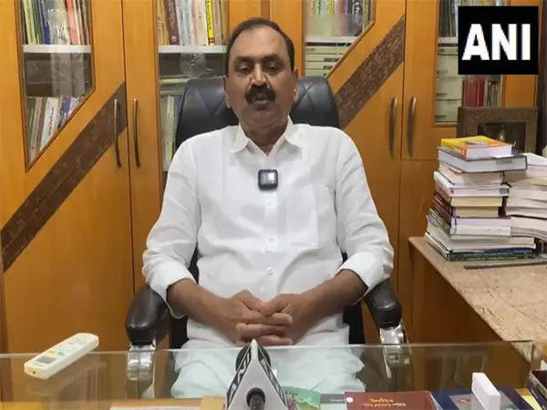 TTD बोर्ड के सदस्य भानु प्रकाश रेड्डी ने पूर्व अध्यक्ष भुमना करुणाकर रेड्डी के खिलाफ शिकायत दर्ज कराई TTD बोर्ड के सदस्य भानु प्रकाश रेड्डी ने पूर्व अध्यक्ष भुमना करुणाकर रेड्डी के खिलाफ शिकायत दर्ज कराई