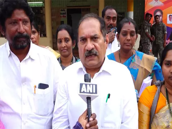 YSRCP ने टीटीडी गोशाला में गायों की मौत पर पारदर्शिता की मांग की YSRCP ने टीटीडी गोशाला में गायों की मौत पर पारदर्शिता की मांग की