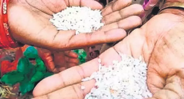 तेलंगाना में PDS सुविधा के कारण चावल की कीमतों में गिरावट तेलंगाना में PDS सुविधा के कारण चावल की कीमतों में गिरावट