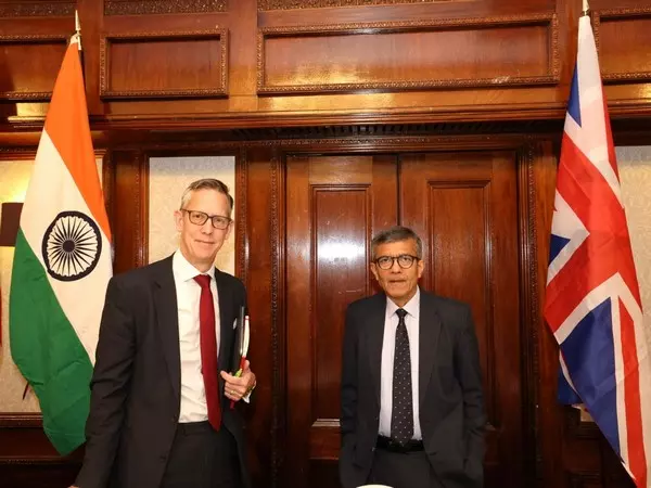 रक्षा सचिव राजेश कुमार सिंह ने UK की अपनी यात्रा का समापन किया, द्विपक्षीय सहयोग को और मजबूत करने का आह्वान किया रक्षा सचिव राजेश कुमार सिंह ने UK की अपनी यात्रा का समापन किया, द्विपक्षीय सहयोग को और मजबूत करने का आह्वान किया