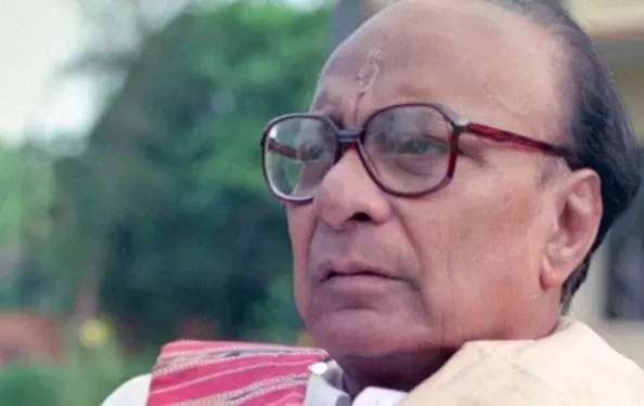 बीजू पटनायक की पुण्यतिथि पर ओडिशा के मुख्यमंत्री और नेताओं ने दी श्रद्धांजलि बीजू पटनायक की पुण्यतिथि पर ओडिशा के मुख्यमंत्री और नेताओं ने दी श्रद्धांजलि
