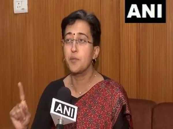 सीलमपुर हत्याकांड को लेकर आतिशी ने Delhi में कानून व्यवस्था पर सवाल उठाए सीलमपुर हत्याकांड को लेकर आतिशी ने Delhi में कानून व्यवस्था पर सवाल उठाए
