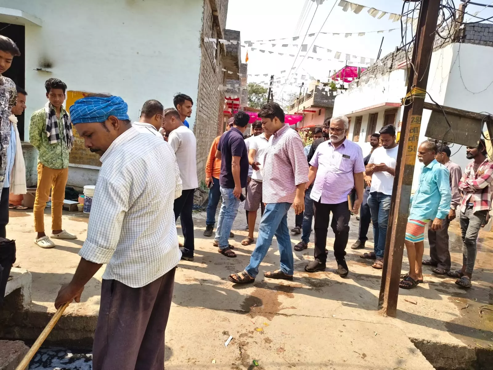 जोरा मुख्य मार्ग कब्जामुक्त होगा, निगम आयुक्त ने दिए निर्देश जोरा मुख्य मार्ग कब्जामुक्त होगा, निगम आयुक्त ने दिए निर्देश