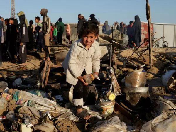 Yemen पर अमेरिकी हमलों में 38 लोग मारे गए, 102 घायल हुए Yemen पर अमेरिकी हमलों में 38 लोग मारे गए, 102 घायल हुए