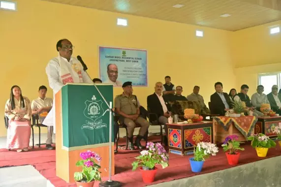 Sikkim : जनजातीय कार्य राज्य मंत्री ने झूसिंगथांग स्थित आश्रम मॉडल आवासीय विद्यालय का दौरा किया Sikkim : जनजातीय कार्य राज्य मंत्री ने झूसिंगथांग स्थित आश्रम मॉडल आवासीय विद्यालय का दौरा किया