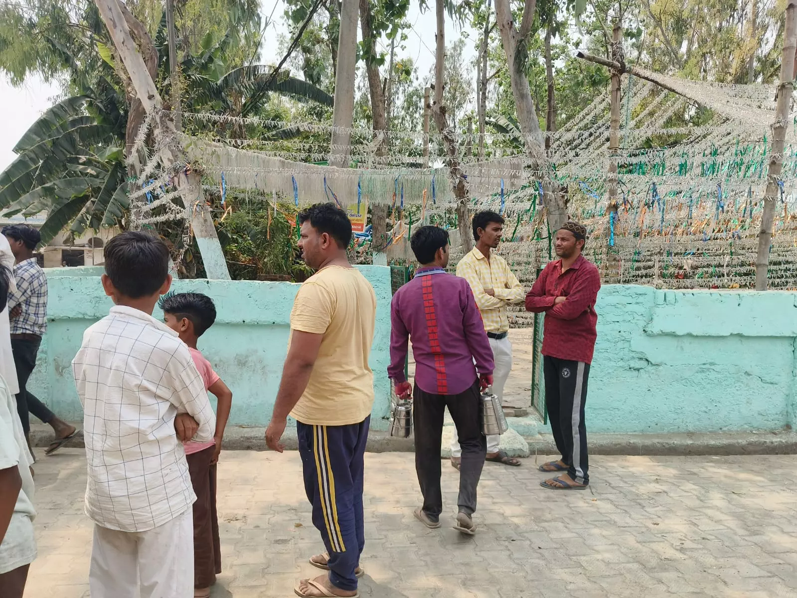 Bareilly: वक्फ के नाम पर सरकारी जमीन पर कब्जा, मजार और ट्रस्ट की आड़ में धोखाधड़ी Bareilly: वक्फ के नाम पर सरकारी जमीन पर कब्जा, मजार और ट्रस्ट की आड़ में धोखाधड़ी