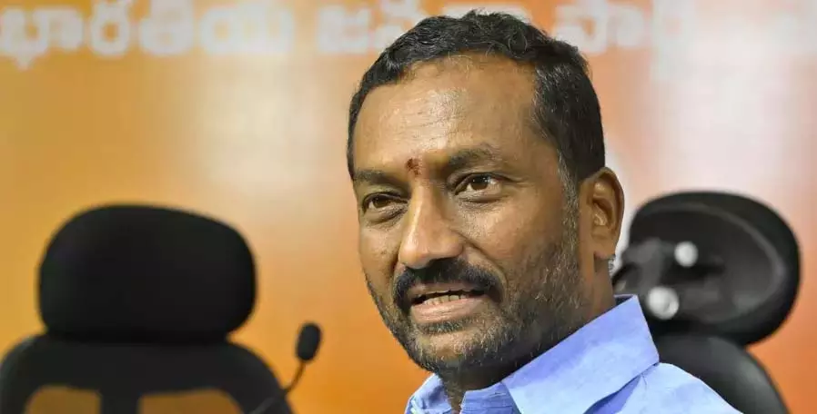 मेडक सांसद ने BRS परिवार के सामाजिक बहिष्कार का आह्वान किया मेडक सांसद ने BRS परिवार के सामाजिक बहिष्कार का आह्वान किया