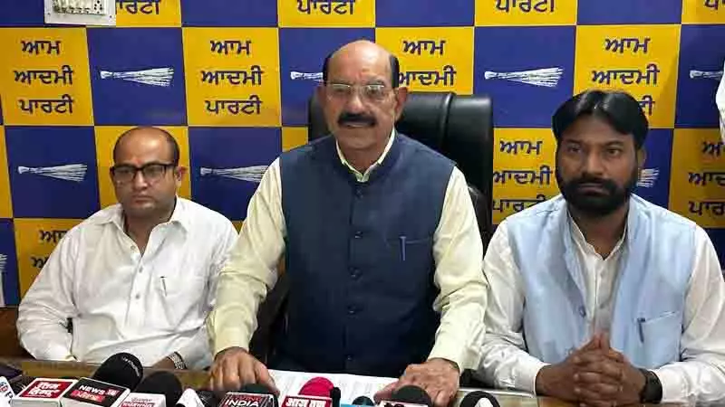 मंत्री ने SC/ST छात्रवृत्ति के दुरुपयोग को लेकर पिछली सरकारों की आलोचना की मंत्री ने SC/ST छात्रवृत्ति के दुरुपयोग को लेकर पिछली सरकारों की आलोचना की