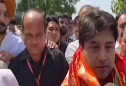 केंद्रीय मंत्री ने मुर्शिदाबाद हिंसा को लेकर TMC पर बोला हमला केंद्रीय मंत्री ने मुर्शिदाबाद हिंसा को लेकर TMC पर बोला हमला