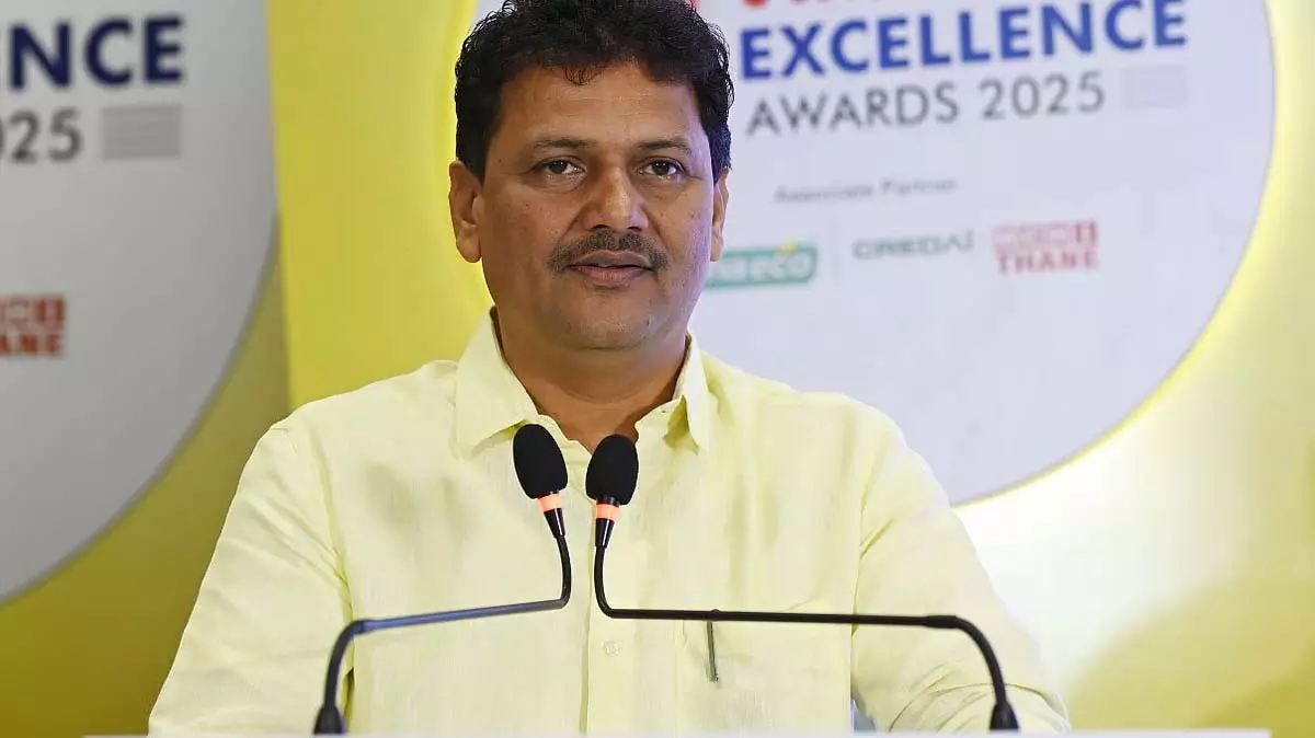 Maharashtra : दुर्घटना पीड़ितों के लिए कैशलेस उपचार को बढ़ाकर ₹1 लाख कर दिया Maharashtra : दुर्घटना पीड़ितों के लिए कैशलेस उपचार को बढ़ाकर ₹1 लाख कर दिया