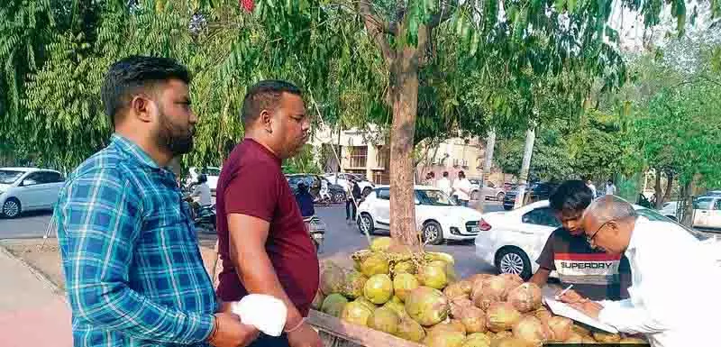 Panchkula MC ने अतिक्रमणकारियों पर की कार्रवाई Panchkula MC ने अतिक्रमणकारियों पर की कार्रवाई