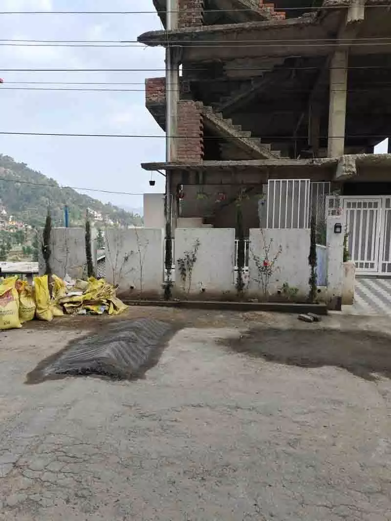 Solan में हाउसिंग बोर्ड के निवासी नागरिक समस्याओं से जूझ रहे Solan में हाउसिंग बोर्ड के निवासी नागरिक समस्याओं से जूझ रहे