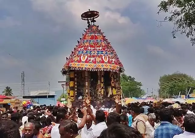 Tamil Nadu: कूथंडावर मंदिर में रथ उत्सव Tamil Nadu: कूथंडावर मंदिर में रथ उत्सव