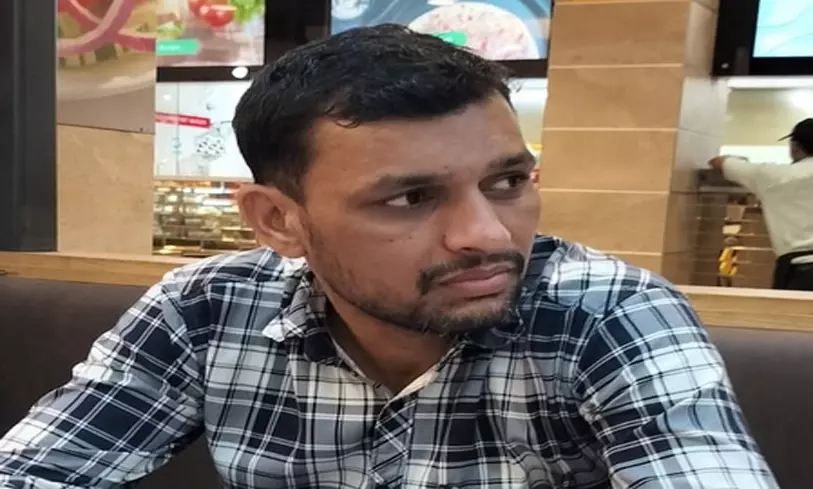 पत्नी की प्रताड़ना से तंग युवक ने की आत्महत्या, पहले परिजनों को व्हाट्सएप पर भेजा मैसेज पत्नी की प्रताड़ना से तंग युवक ने की आत्महत्या, पहले परिजनों को व्हाट्सएप पर भेजा मैसेज