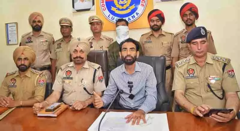 Ludhiana: व्यक्ति ने अपने अपहरण की कहानी गढ़ी, पकड़ा गया Ludhiana: व्यक्ति ने अपने अपहरण की कहानी गढ़ी, पकड़ा गया