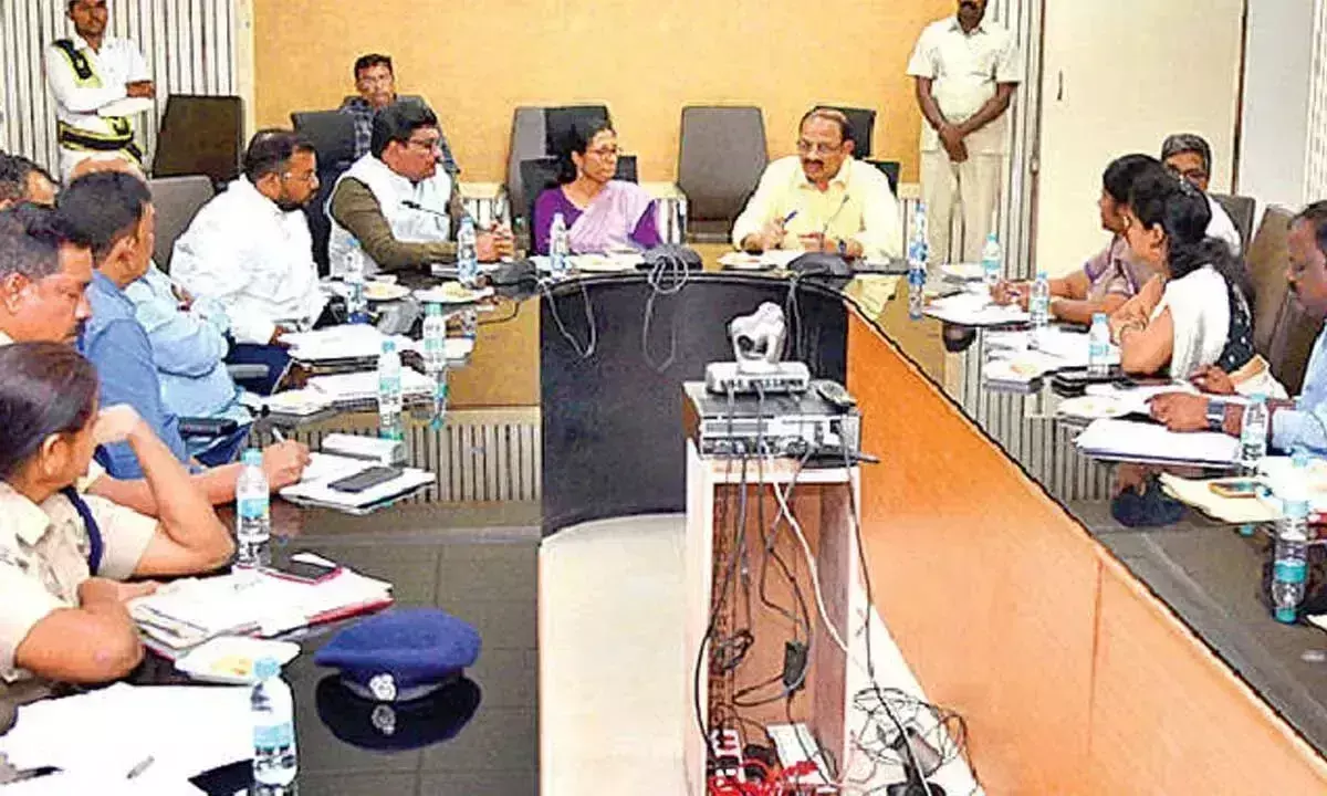 निर्माण श्रमिकों की सुरक्षा पर ध्यान केंद्रित करें: अधिकारी निर्माण श्रमिकों की सुरक्षा पर ध्यान केंद्रित करें: अधिकारी