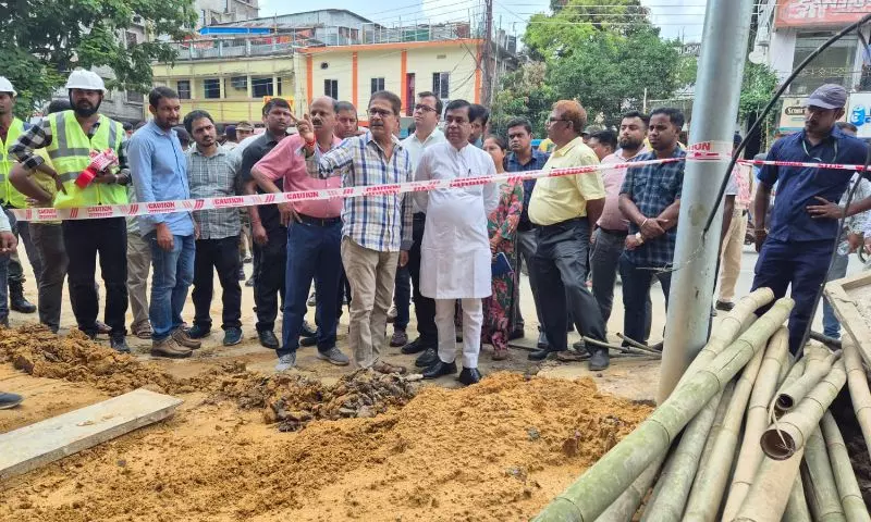 Agartala के मेयर ने त्रिपुरा के पूर्व सीएम पर नाला परियोजना में बाधा डालने का आरोप लगाया Agartala के मेयर ने त्रिपुरा के पूर्व सीएम पर नाला परियोजना में बाधा डालने का आरोप लगाया