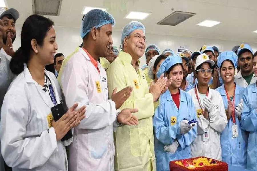 इलेक्ट्रॉनिक्स विनिर्माण पारिस्थितिकी तंत्र ने 10 वर्षों में 25 लाख नौकरियां पैदा कीं: अश्विनी वैष्णव इलेक्ट्रॉनिक्स विनिर्माण पारिस्थितिकी तंत्र ने 10 वर्षों में 25 लाख नौकरियां पैदा कीं: अश्विनी वैष्णव