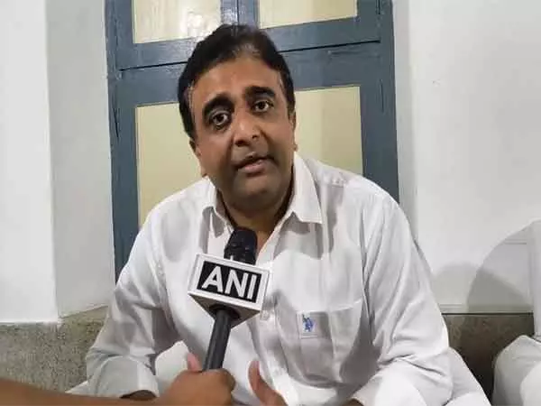 YSRCP के कासु रेड्डी ने टीटीडी में गायों की मौत पर आंध्र सरकार से किया सवाल YSRCP के कासु रेड्डी ने टीटीडी में गायों की मौत पर आंध्र सरकार से किया सवाल