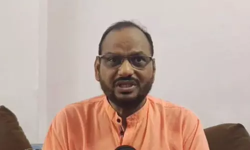 हम हिंदू हैं, हिंदी नहीं : मनसे नेता वागीश सारस्वत हम हिंदू हैं, हिंदी नहीं : मनसे नेता वागीश सारस्वत