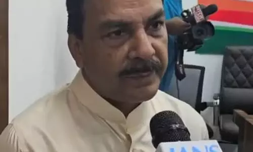 पश्चिम बंगाल सरकार को अस्थिर करना चाहता है केंद्र : नसीम खान पश्चिम बंगाल सरकार को अस्थिर करना चाहता है केंद्र : नसीम खान