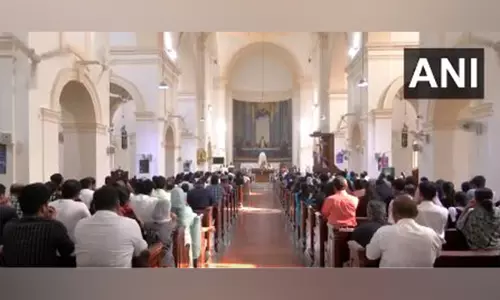 India में ईसाईयों ने यीशु के बलिदान पर गंभीर प्रार्थना और चिंतन के साथ गुड फ्राइडे मनाया India में ईसाईयों ने यीशु के बलिदान पर गंभीर प्रार्थना और चिंतन के साथ गुड फ्राइडे मनाया