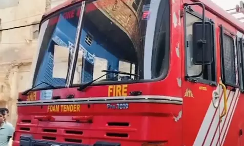 Haryana: भिवानी में हार्डवेयर की दुकान के बेसमेंट में लगी आग