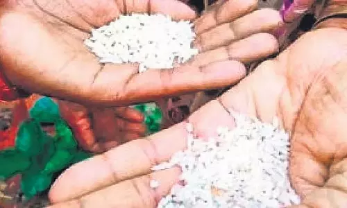 तेलंगाना में PDS सुविधा के कारण चावल की कीमतों में गिरावट