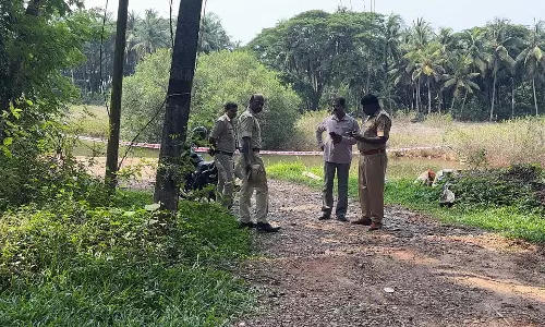 गैंगरेप मामला: दोपहर से युवती के साथ था रिक्शा चालक गैंगरेप मामला: दोपहर से युवती के साथ था रिक्शा चालक