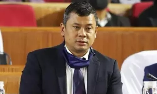 Meghalaya : सांसद सलेंग संगमा ने सीमा पर अनियंत्रित तस्करी को लेकर सरकार की आलोचना की Meghalaya : सांसद सलेंग संगमा ने सीमा पर अनियंत्रित तस्करी को लेकर सरकार की आलोचना की