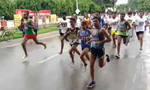 Ballia: चंद्रशेखर हाफ मैराथन को ऐतिहासिक बनाने की तैयारी शुरू