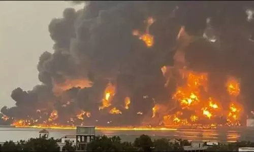 Yemen: हौथियों का दावा, अमेरिकी हमलों में तेल संयंत्र पर 38 की मौत Yemen: हौथियों का दावा, अमेरिकी हमलों में तेल संयंत्र पर 38 की मौत