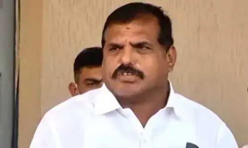 अविश्वास प्रस्ताव को पारदर्शी तरीके से संचालित करें: Botsa