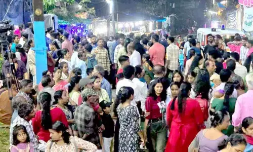 Kerala: लाखों लोगों ने दक्षिणी क्रॉस पर्वत पर चढ़कर इसे कैल्वरी पर्वत बनाया Kerala: लाखों लोगों ने दक्षिणी क्रॉस पर्वत पर चढ़कर इसे कैल्वरी पर्वत बनाया