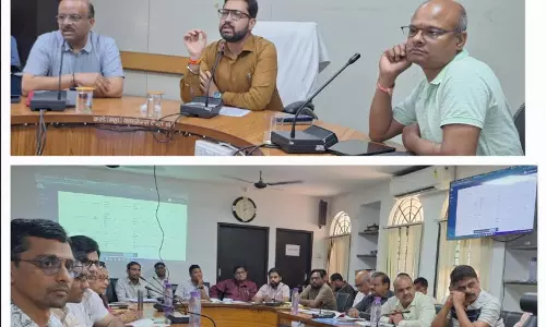 कलेक्टर ने ली सुशासन तिहार में प्राप्त आवेदनों के निराकरण के लिए समीक्षा बैठक कलेक्टर ने ली सुशासन तिहार में प्राप्त आवेदनों के निराकरण के लिए समीक्षा बैठक