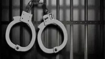 Chandil: पुराने झगड़े में युवक की हत्या, तीन आरोपी गिरफ्तार Chandil: पुराने झगड़े में युवक की हत्या, तीन आरोपी गिरफ्तार