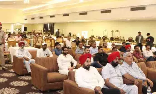 Police ने विक्टोरिया गार्डन में नशा विरोधी अभियान में जनता को शामिल किया Police ने विक्टोरिया गार्डन में नशा विरोधी अभियान में जनता को शामिल किया