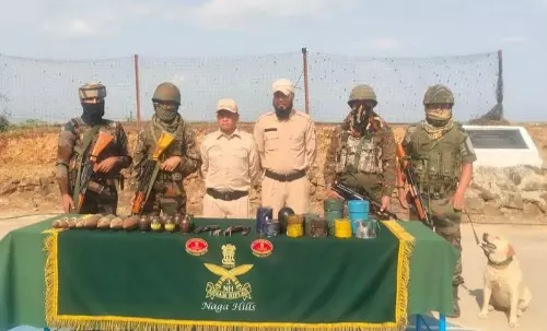 Manipur-Myanmar विस्फोटक और आग्नेयास्त्र बरामद होने के बाद सीमा पर हाई अलर्ट Manipur-Myanmar विस्फोटक और आग्नेयास्त्र बरामद होने के बाद सीमा पर हाई अलर्ट