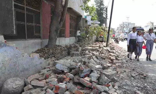 तेज़ हवाओं के कारण Jalandhar शहर में बिजली आपूर्ति बाधित तेज़ हवाओं के कारण Jalandhar शहर में बिजली आपूर्ति बाधित