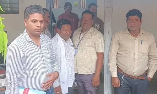 RI सस्पेंड, गिरफ्तारी के बाद विभाग ने लिया एक्शन