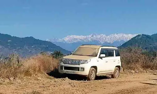 Mandi और कोटली के बीच धूल भरी सड़क, स्वास्थ्य के लिए ख़तरा