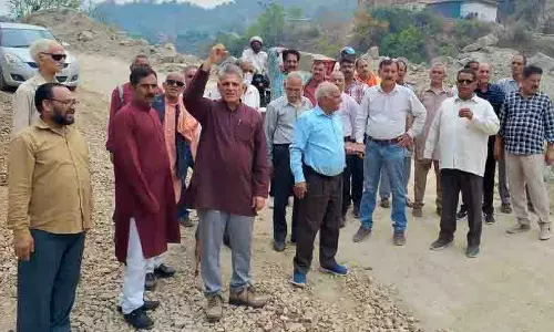 NH निर्माण द्वारा उल्लंघन, लापरवाह खुदाई के खिलाफ विरोध प्रदर्शन
