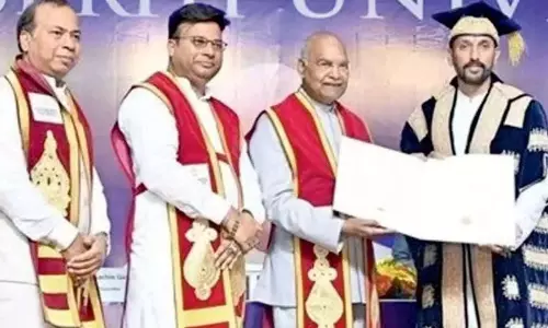 Karnataka: मूर्तिकार अरुण योगीराज को राजस्थान विश्वविद्यालय से डॉक्टरेट की मानद उपाधि मिली Karnataka: मूर्तिकार अरुण योगीराज को राजस्थान विश्वविद्यालय से डॉक्टरेट की मानद उपाधि मिली